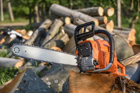 How to Use a Chainsaw to Cut Logs Lengthwise