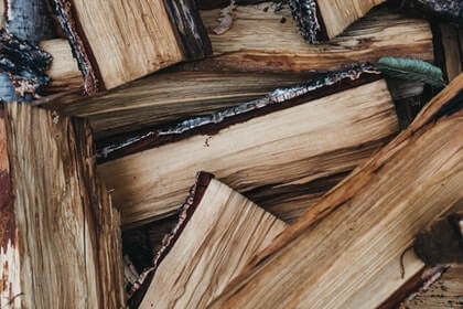 Should You Debark Firewood?